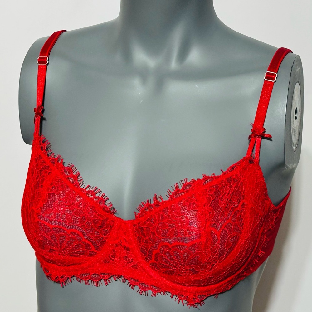 Victoria’s Secret Vibrant Red Lace Bra 32D Dream Angels Push Up Without Padding